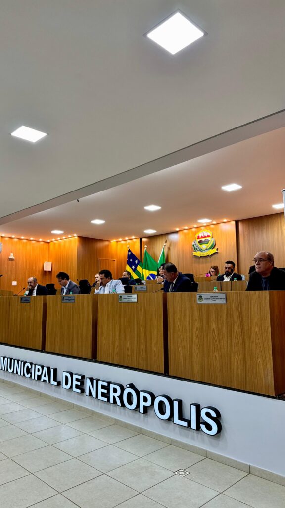 HOMENAGENS – CÂMARA CONCEDE MOÇÃO DE APLAUSOS A PERSONALIDADES DO NOSSO MUNICÍPIO